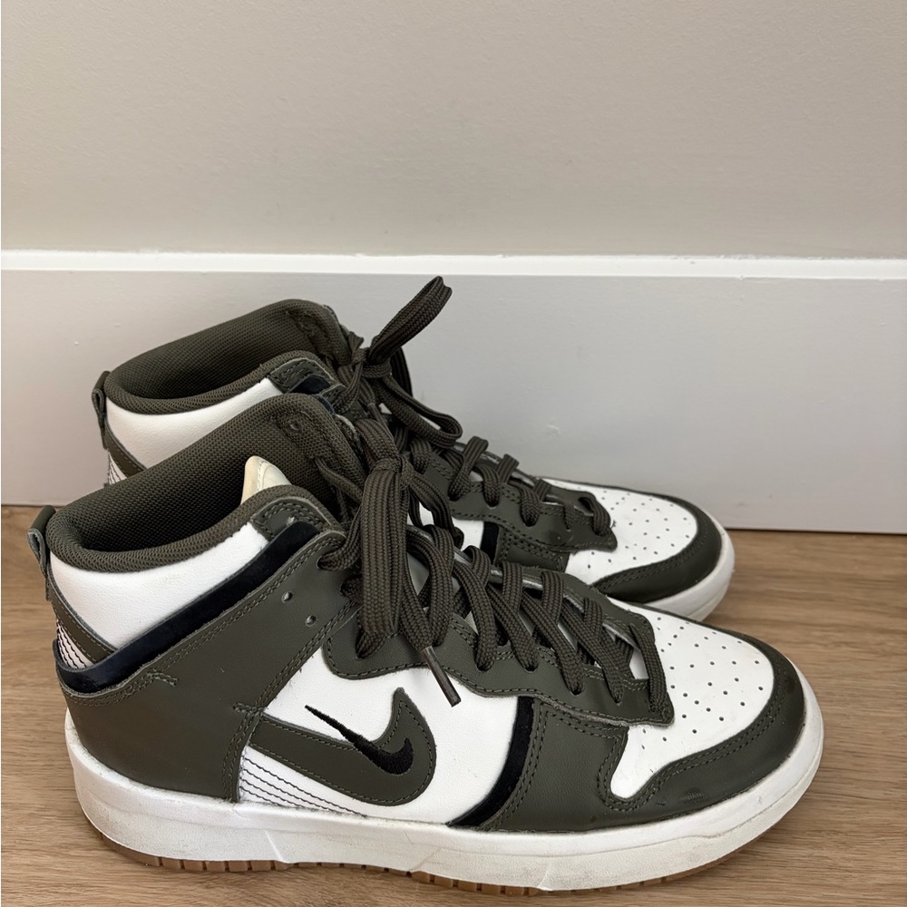 Nike High-Top Sneakers in White and Dark Green